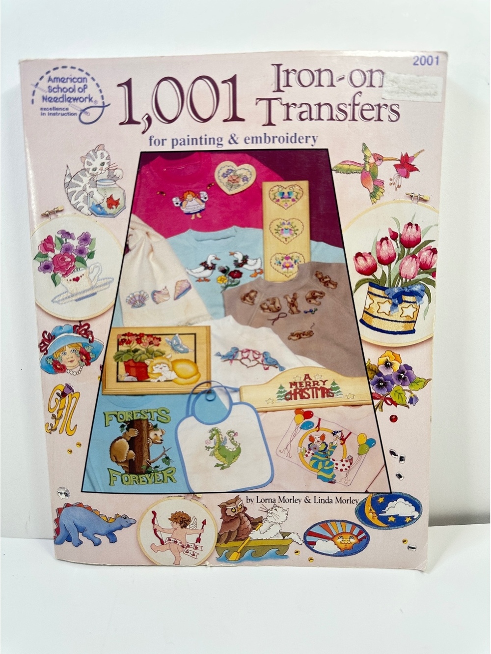 VTG 1991 1,001 Iron-On Transfers For Painting & Embroidery Craft Pattern Book